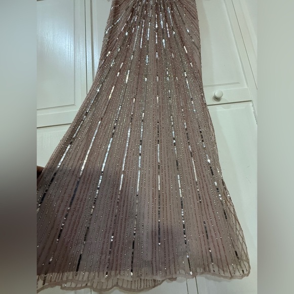 NWT |Mac Duggal 93583 Pink Vintage Rose Sequined V Neck Cape Sleeve Gown Size 8 - Picture 16 of 17